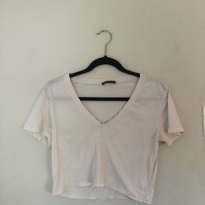 BRANDY MELVILLE WHITE CROPPED V NECK